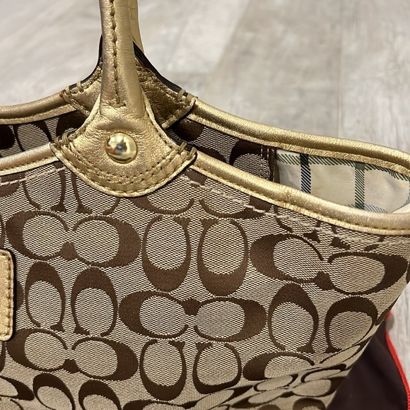 Coach shoulder purse - Picture 5 of 13